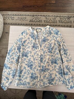 Tuckernuck Light Blue Floral Button-Front Blouse